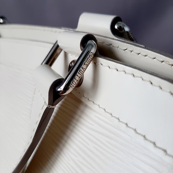 Louis Vuitton authentic Brea GM EPI Ivore bag - Picture 9 of 16